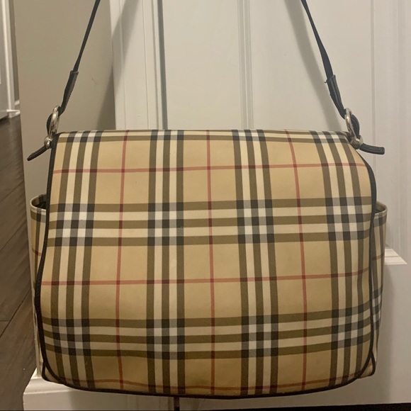 SOLD Burberry Nova Check diaper Messenger bag - Picture 6 of 7